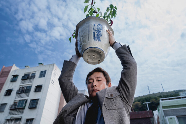 영화 ‘어쩔 수가 없다’의 한 장면. /사진=CJ ENM